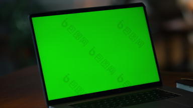 特写镜头绿色屏幕移动PC表格移动PC电脑模型显示